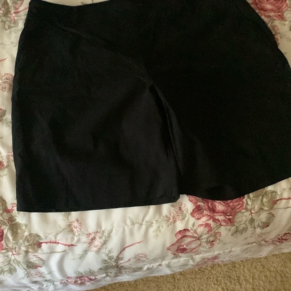 Hilary Radley Pants - Hilary Radley Women’s Black Shorts a size XXL